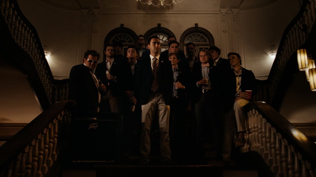 La fraternidad (2023): El impactante thriller sobre novatadas, ambición y el legado de Angus Cloud