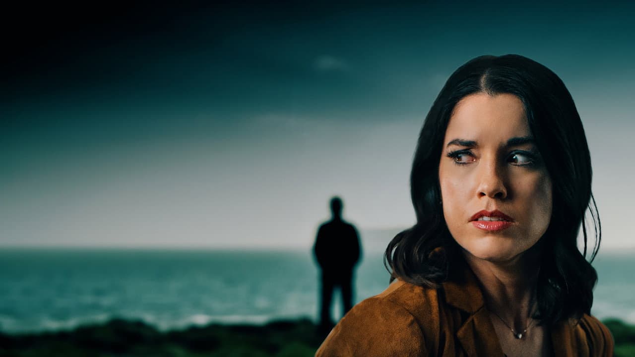 'La mirada tras el espejo' (2023): El perturbador thriller psicológico sobre el trauma, la paranoia y la persecución que no te dejará dormir