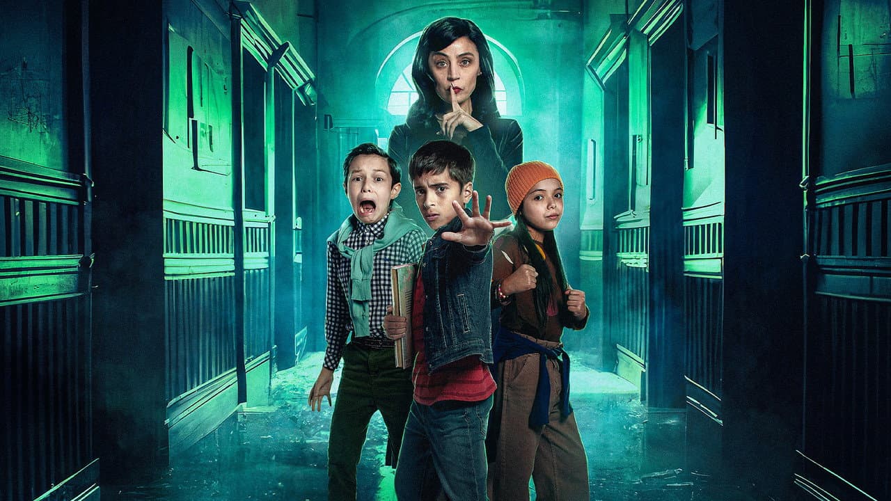 'Mi maestra se comió a mi amigo': La genial comedia de terror mexicana que rinde homenaje a los clásicos de los 80