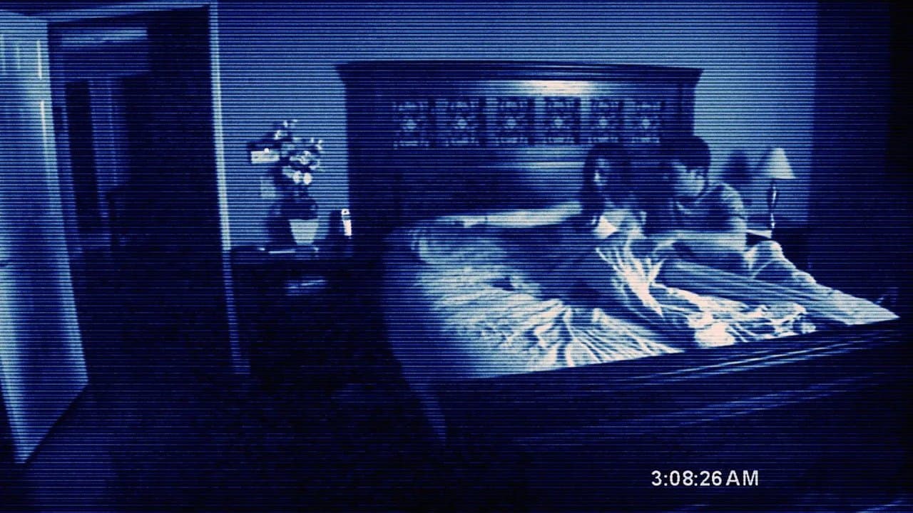 Actividad Paranormal (2007): El fenómeno de terror de ultra bajo presupuesto que cambió la historia del cine